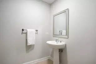 130 N Garland Ct, Chicago, IL 60602 - Photo 19