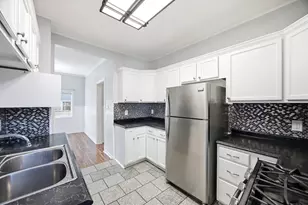 810 Wheeler St, Woodstock, IL 60098 - Photo 5