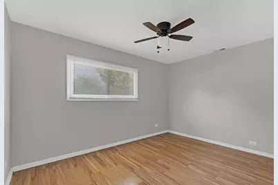 63 W Manchester Drive, Wheeling, IL 60090 - Photo 5