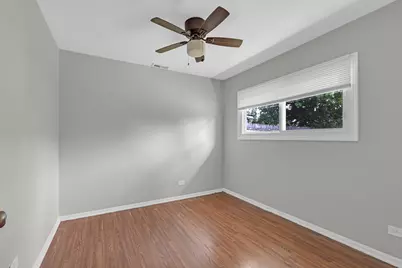 63 W Manchester Drive, Wheeling, IL 60090 - Photo 7