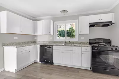 63 W Manchester Drive, Wheeling, IL 60090 - Photo 11