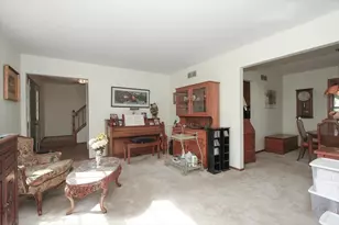 586 Liberty Ave, South Elgin, IL 60177 - Photo 5