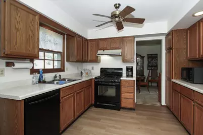 586 Liberty Avenue, South Elgin, IL 60177 - Photo 7