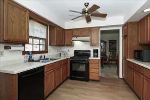 586 Liberty Ave, South Elgin, IL 60177 - Photo 7