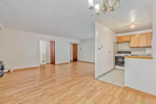 6300 N Sheridan Rd, Chicago, IL 60660 - Photo 5