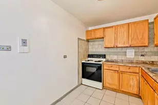 6300 N Sheridan Rd, Chicago, IL 60660 - Photo 9