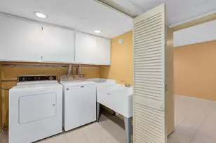 2S663 Ave Normandy E, Oak Brook, IL 60523 - Photo 25