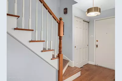 2S663 Avenue Normandy East, Oak Brook, IL 60523 - Photo 3