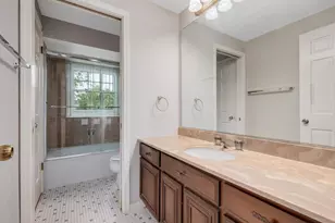 2S663 Ave Normandy E, Oak Brook, IL 60523 - Photo 19