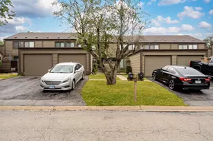 175 Aberdeen Ct, Geneva, IL 60134 - Photo 1