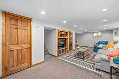 249 W Butterfield Road, Elmhurst, IL 60126 - Photo 23
