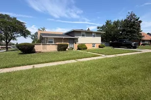 16767 Sunset Ridge Dr, Country Club Hills, IL 60478 - Photo 1