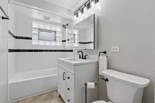 6022 N Avondale Ave, Chicago, IL 60631 - Photo 9