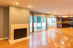 901 Providence Ln, Buffalo Grove, IL 60089 - Photo 11