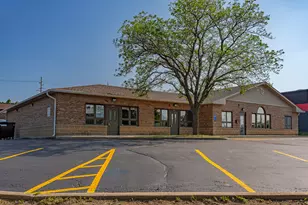 1041 Bonaventure Dr, Elk Grove Village, IL 60007 - Photo 1