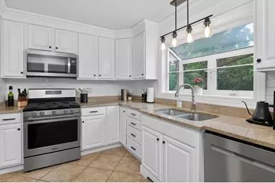 1905 Cheshire Lane, Wheaton, IL 60189 - Photo 7