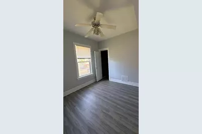 8211 S Escanaba Avenue #2, Chicago, IL 60617 - Photo 7