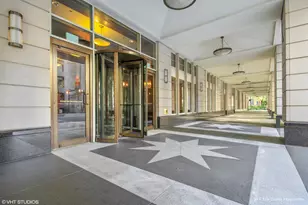 55 E Erie St, Chicago, IL 60611 - Photo 37