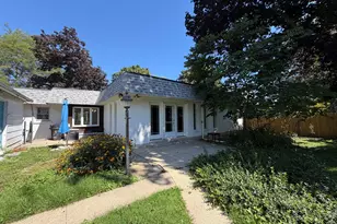 99 Mariposa Ave, Waukegan, IL 60087 - Photo 3