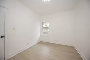 7617 S Crandon Ave, Chicago, IL 60649 - Photo 17