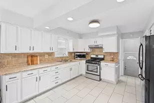 9528 S Manistee Ave, Chicago, IL 60617 - Photo 15