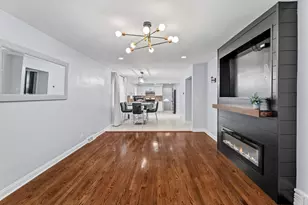 9528 S Manistee Ave, Chicago, IL 60617 - Photo 3