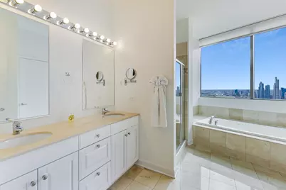 420 E Waterside Drive #4201, Chicago, IL 60601 - Photo 25
