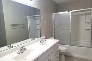 4112 Crimson Dr, Hoffman Estates, IL 60192 - Photo 7