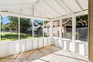 121 S Fordham Ave, Aurora, IL 60506 - Photo 15