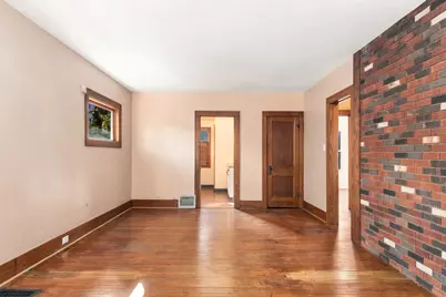 121 S Fordham Avenue, Aurora, IL 60506 - Photo 7