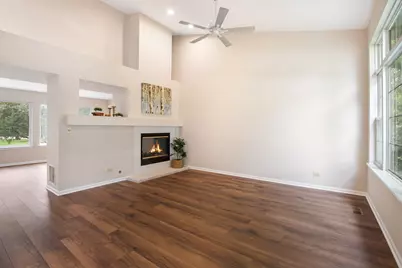18153 W Banbury Drive, Gurnee, IL 60031 - Photo 3