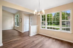 18153 W Banbury Dr, Gurnee, IL 60031 - Photo 9