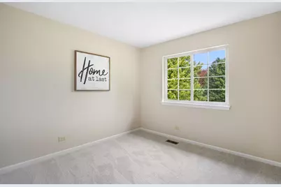 18153 W Banbury Drive, Gurnee, IL 60031 - Photo 21