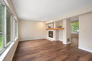 18153 W Banbury Dr, Gurnee, IL 60031 - Photo 5