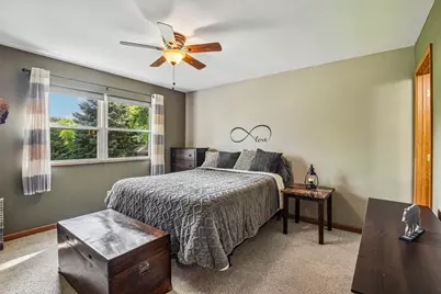 256 Meadows Drive, Sugar Grove, IL 60554 - Photo 9