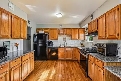 256 Meadows Drive, Sugar Grove, IL 60554 - Photo 5