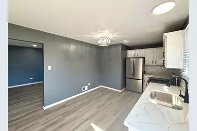 931 Miller Place, Phoenix, IL 60426 - Photo 5