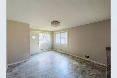 11527 S Parnell Avenue, Chicago, IL 60628 - Photo 11