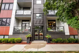 1300 N Claremont Ave, Chicago, IL 60622 - Photo 3