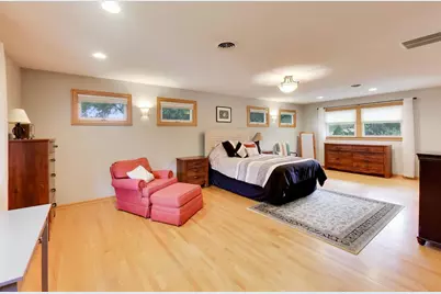 1914 N Burke Drive, Arlington Heights, IL 60004 - Photo 19