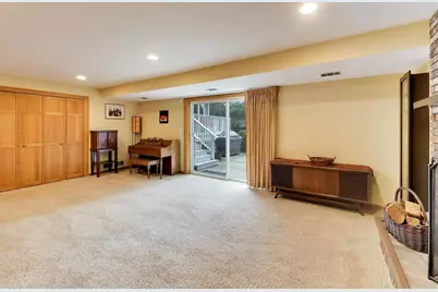 1914 N Burke Drive, Arlington Heights, IL 60004 - Photo 15