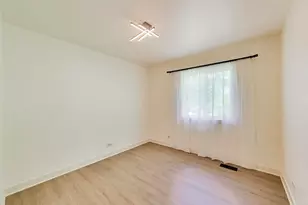 2 Oakmont Ct, Streamwood, IL 60107 - Photo 13