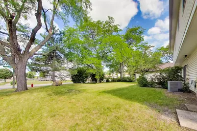 2 Oakmont Court, Streamwood, IL 60107 - Photo 29