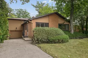 211 Sumac Rd, Highland Park, IL 60035 - Photo 1