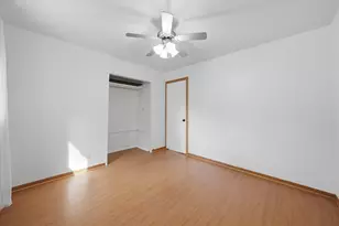 422 Suwanee St, Park Forest, IL 60466 - Photo 11