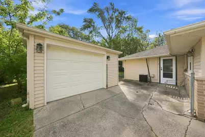 422 Suwanee Street, Park Forest, IL 60466 - Photo 17