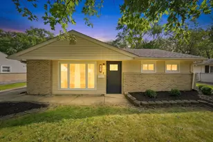 422 Suwanee St, Park Forest, IL 60466 - Photo 1