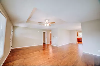 472 E Cherry Street, Watseka, IL 60970 - Photo 9