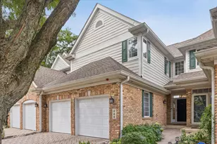 444 Parkview Ct, Clarendon Hills, IL 60514 - Photo 1