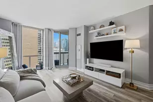 222 N Columbus Dr, Chicago, IL 60601 - Photo 3